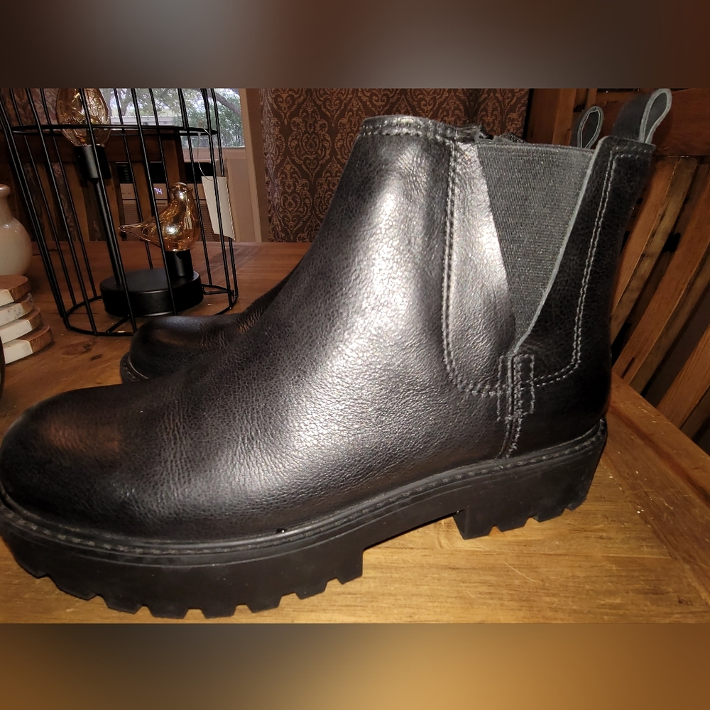 Zodiac Shiloh Water Repellent Leather Booties size 8